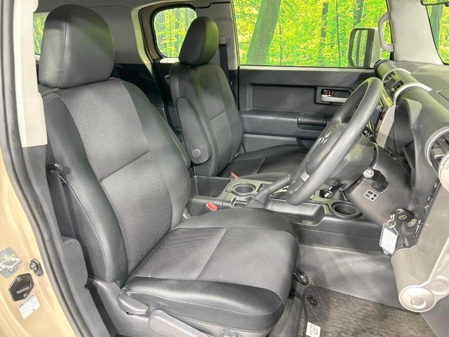 FJクルーザー ベースグレード 純正OP17インチアルミ 4WD SDナビ バックカメラ 禁煙車 2トーンカラー コーナーセンサー クルコン ETC Bluetooth再生 CD/DVD再生 フルセグ リアフォグ 電動格納ミラー(8枚目)