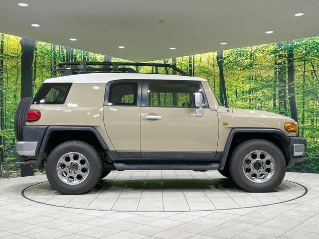 FJクルーザー ベースグレード 純正OP17インチアルミ 4WD SDナビ バックカメラ 禁煙車 2トーンカラー コーナーセンサー クルコン ETC Bluetooth再生 CD/DVD再生 フルセグ リアフォグ 電動格納ミラー(27枚目)