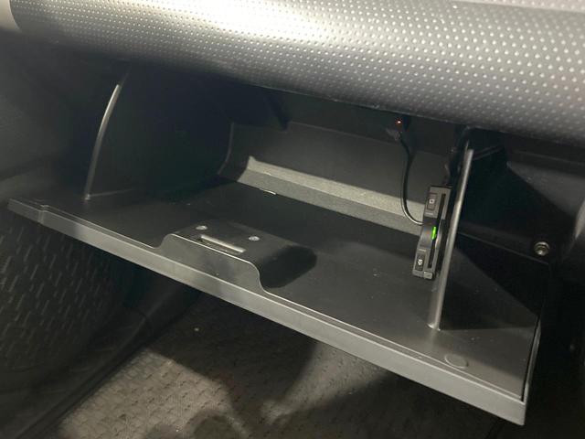 FJクルーザー ベースグレード 純正OP17インチアルミ 4WD SDナビ バックカメラ 禁煙車 2トーンカラー コーナーセンサー クルコン ETC Bluetooth再生 CD/DVD再生 フルセグ リアフォグ 電動格納ミラー(46枚目)