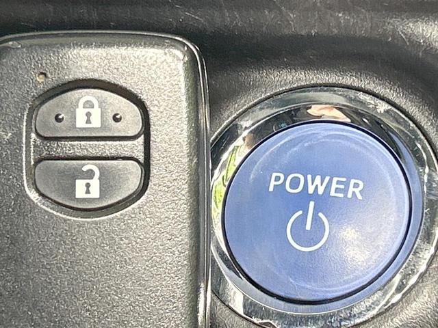 アクア S SDナビ バックカメラ 禁煙車 スマートキー オートライト オートエアコン Bluetooth CD DVD再生 フルセグ 電動格納ミラー プライバシーガラス 衝突安全ボディ(5枚目)