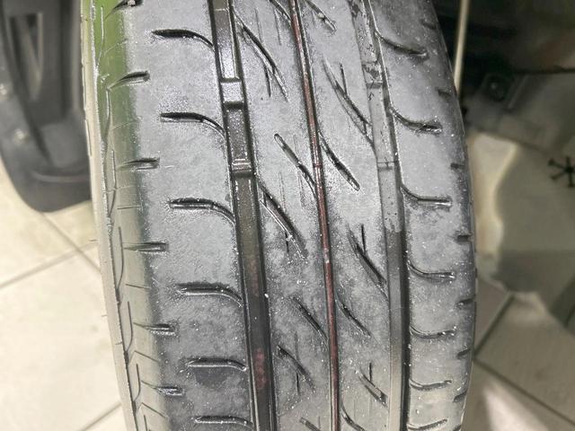 フィット X 純正ナビ バックカメラ クルーズコントロール 禁煙車 HIDヘッド ETC オートライト オートエアコン 純正15インチAW CD/DVD再生 地デジ ドアバイザー 電動格納ミラー 革巻きステアリング(29枚目)