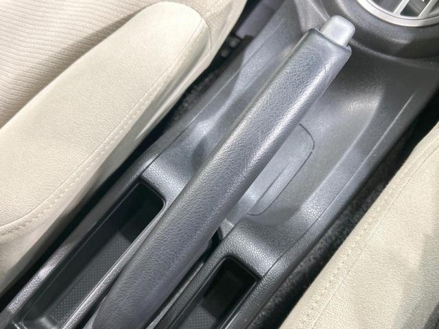 フィット X 純正ナビ バックカメラ クルーズコントロール 禁煙車 HIDヘッド ETC オートライト オートエアコン 純正15インチAW CD/DVD再生 地デジ ドアバイザー 電動格納ミラー 革巻きステアリング(48枚目)