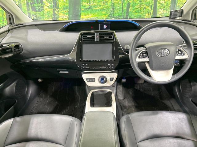 プリウス Ａツーリングセレクション　純正９型ナビ　バックカメラ　セーフティセンス　レーダークルーズ　ブラインドスポットモニター　禁煙車　Ｂｌｕｅｔｏｏｔｈ接続　ＥＴＣ　ＬＥＤヘッド　オートマチックハイビーム　クリアランスソナー（2枚目）