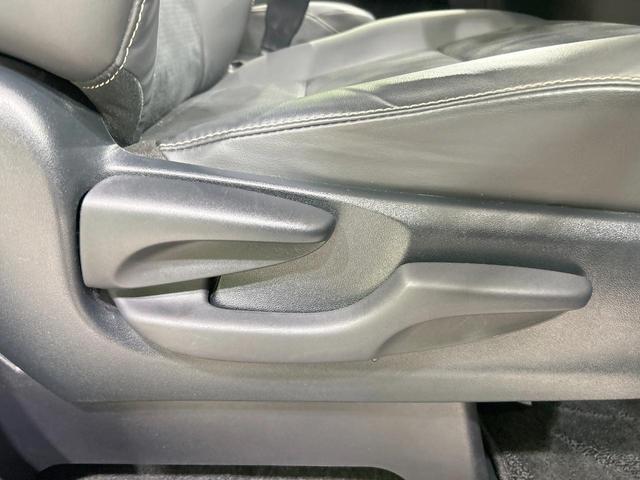 ヴォクシー ZS 煌III モデリスタ 後席モニター 純正10型ナビ バックカメラ 両側パワスラ セーフティセンス 禁煙車 ハーフレザーシート クリアランスソナー レーンアシスト スマートキー LEDヘッド&フォグ クルコン(55枚目)