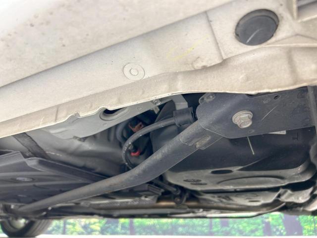 プリウス Sツーリングセレクション・G’s 純正ナビ バックカメラ 禁煙車 ETC Bluetooth接続 フルセグ HIDヘッド 専用純正18インチAW スマートキー フォグライト オートライト オートエアコン CD/DVD再生(23枚目)