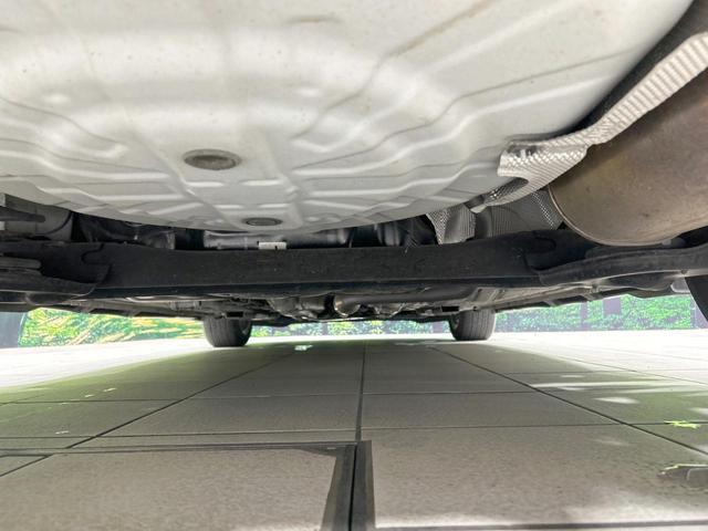 ノート ｅ－パワーニスモ　純正ナビ　バックカメラ　エマージェンシーブレーキ　禁煙車　Ｂｌｕｅｔｏｏｔｈ接続　ＥＴＣ　リアフォグ　ＬＥＤヘッド＆フォグ　デイライト　ハイビームアシスト　純正１６インチＡＷ　スエード調シート（19枚目）