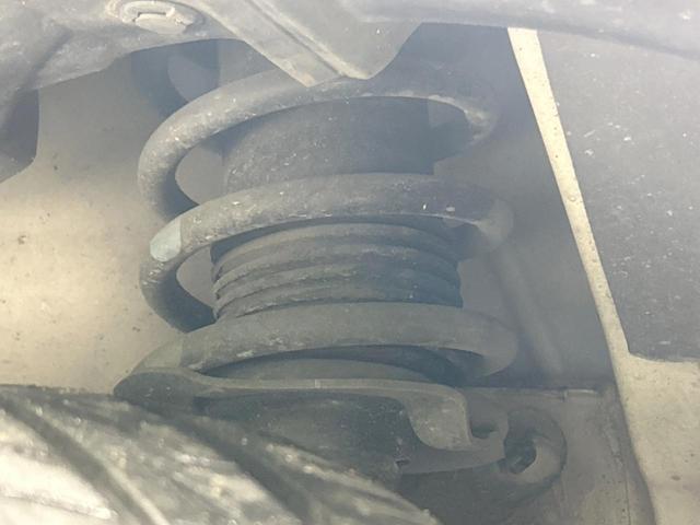 ノート ｅ－パワーニスモ　純正ナビ　バックカメラ　エマージェンシーブレーキ　禁煙車　Ｂｌｕｅｔｏｏｔｈ接続　ＥＴＣ　リアフォグ　ＬＥＤヘッド＆フォグ　デイライト　ハイビームアシスト　純正１６インチＡＷ　スエード調シート（20枚目）