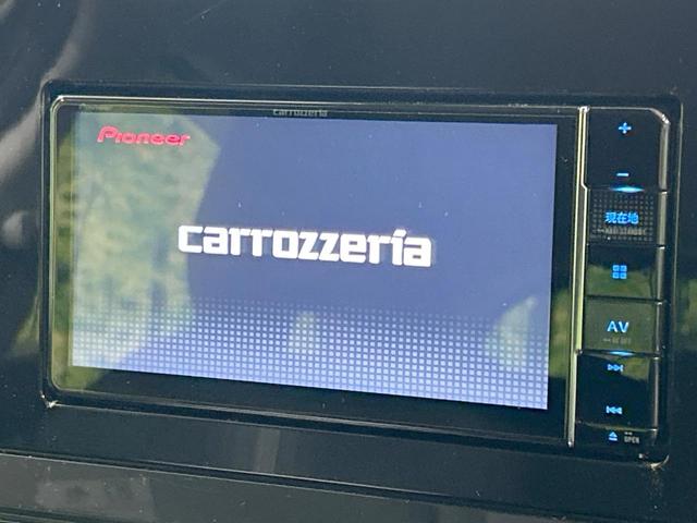 ノート Ｘ　メモリーナビ　バックカメラ　エマージェンシーブレーキ　禁煙車　Ｂｌｕｅｔｏｏｔｈ接続　ＬＥＤヘッド＆フォグ　オートライト　オートエアコン　スマートキー　車線逸脱警報　電動格納ミラー　プライバシーガラス（3枚目）