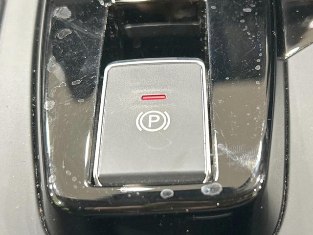 ノート Ｘ　メモリーナビ　バックカメラ　エマージェンシーブレーキ　禁煙車　Ｂｌｕｅｔｏｏｔｈ接続　ＬＥＤヘッド＆フォグ　オートライト　オートエアコン　スマートキー　車線逸脱警報　電動格納ミラー　プライバシーガラス（5枚目）