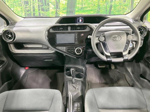 アクア Sスタイルブラック 純正ナビ バックカメラ セーフティセンス 禁煙車 ETC Bluetooth接続 クリアランスソナー スマートキー オートマチックハイビーム 車線逸脱警報 オートエアコン 盗難防止装置 CD再生(2枚目)