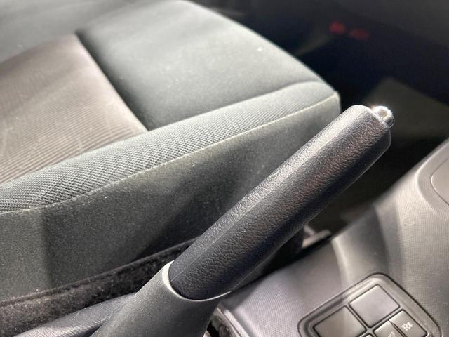 アクア Sスタイルブラック 純正ナビ バックカメラ セーフティセンス 禁煙車 ETC Bluetooth接続 クリアランスソナー スマートキー オートマチックハイビーム 車線逸脱警報 オートエアコン 盗難防止装置 CD再生(31枚目)