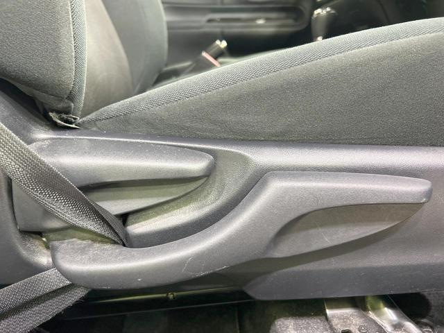 アクア Sスタイルブラック 純正ナビ バックカメラ セーフティセンス 禁煙車 ETC Bluetooth接続 クリアランスソナー スマートキー オートマチックハイビーム 車線逸脱警報 オートエアコン 盗難防止装置 CD再生(35枚目)