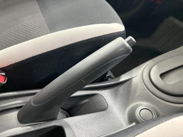 ノート X 純正ナビ バックカメラ Bluetooth フルセグ 衝突軽減 禁煙車 スマートキー オートライト 盗難防止装置 横滑り防止装置 CD/DVD再生 プライバシーガラス(47枚目)