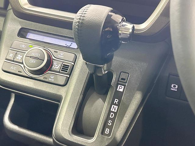 ムーヴ ＲＳ　届出済未使用車　ターボ　両側電動ドア　スマートアシスト　アダプティブクルーズ　２トーンカラー　ＬＥＤヘッド＆フォグ　オートハイビーム　スマートキー　オートエアコン　コーナーセンサー　純正革巻きハンドル（30枚目）