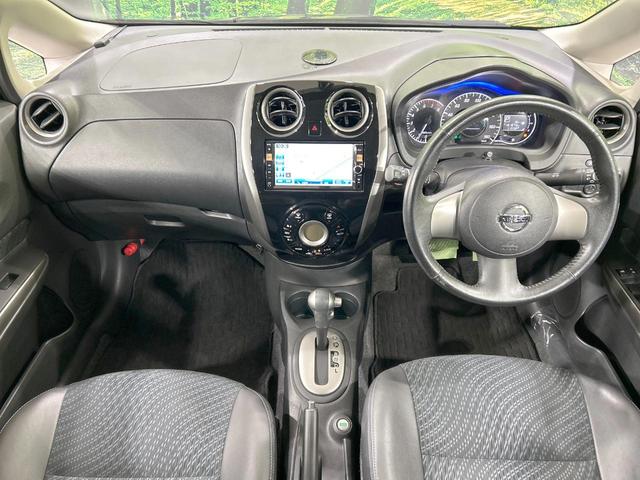 ノート メダリスト 純正ナビ 全周囲カメラ 禁煙車 Bluetooth接続 ETC ハーフレザーシート スマートキー オートライト オートエアコン CD/DVD再生 フルセグ 純正革巻きステアリング 電動格納ミラー(2枚目)