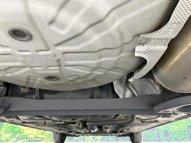 ノート メダリスト 純正ナビ 全周囲カメラ 禁煙車 Bluetooth接続 ETC ハーフレザーシート スマートキー オートライト オートエアコン CD/DVD再生 フルセグ 純正革巻きステアリング 電動格納ミラー(19枚目)