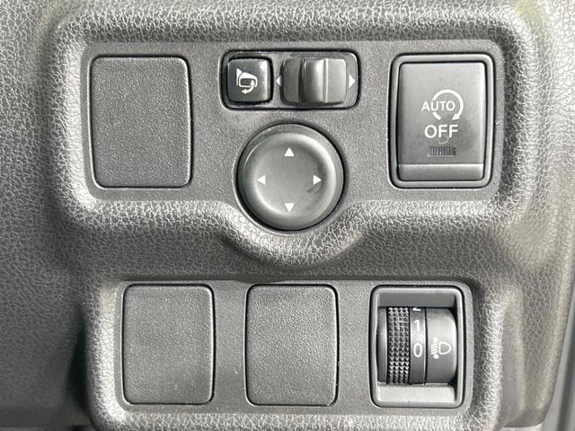 ノート メダリスト 純正ナビ 全周囲カメラ 禁煙車 Bluetooth接続 ETC ハーフレザーシート スマートキー オートライト オートエアコン CD/DVD再生 フルセグ 純正革巻きステアリング 電動格納ミラー(48枚目)