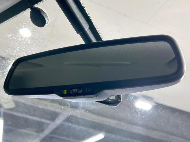 ノート メダリスト 純正ナビ 全周囲カメラ 禁煙車 Bluetooth接続 ETC ハーフレザーシート スマートキー オートライト オートエアコン CD/DVD再生 フルセグ 純正革巻きステアリング 電動格納ミラー(49枚目)