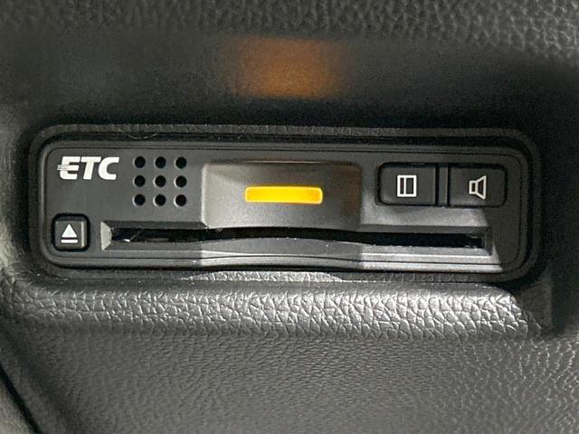 フィットハイブリッド Ｓパッケージ　純正ナビ　バックカメラ　シティブレーキ　クルーズコントロール　禁煙車　ＥＴＣ　Ｂｌｕｅｔｏｏｔｈ再生　ＬＥＤヘッド　オートライト　フロントフォグ　スマートキー　純正１５インチアルミ　オートエアコン（6枚目）
