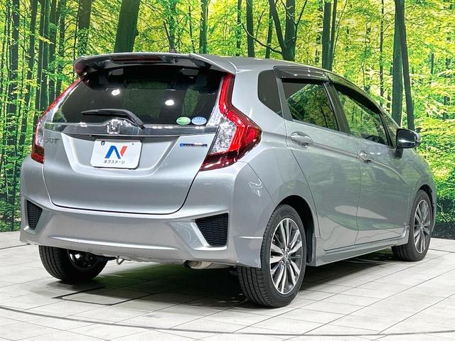フィットハイブリッド Ｓパッケージ　純正ナビ　バックカメラ　シティブレーキ　クルーズコントロール　禁煙車　ＥＴＣ　Ｂｌｕｅｔｏｏｔｈ再生　ＬＥＤヘッド　オートライト　フロントフォグ　スマートキー　純正１５インチアルミ　オートエアコン（17枚目）
