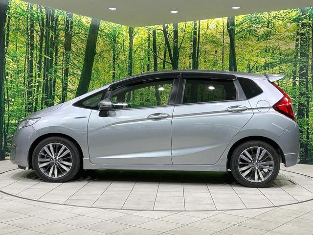 フィットハイブリッド Ｓパッケージ　純正ナビ　バックカメラ　シティブレーキ　クルーズコントロール　禁煙車　ＥＴＣ　Ｂｌｕｅｔｏｏｔｈ再生　ＬＥＤヘッド　オートライト　フロントフォグ　スマートキー　純正１５インチアルミ　オートエアコン（27枚目）