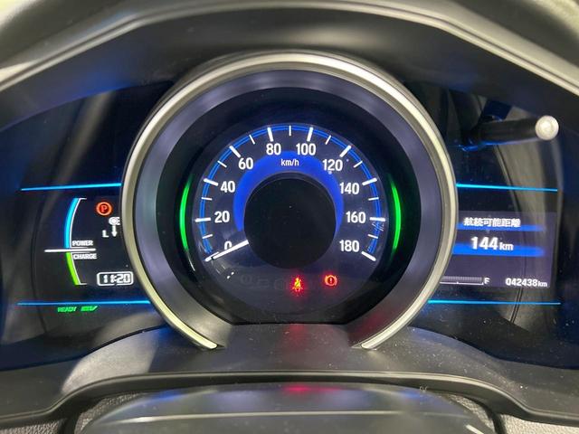フィットハイブリッド Ｓパッケージ　純正ナビ　バックカメラ　シティブレーキ　クルーズコントロール　禁煙車　ＥＴＣ　Ｂｌｕｅｔｏｏｔｈ再生　ＬＥＤヘッド　オートライト　フロントフォグ　スマートキー　純正１５インチアルミ　オートエアコン（54枚目）