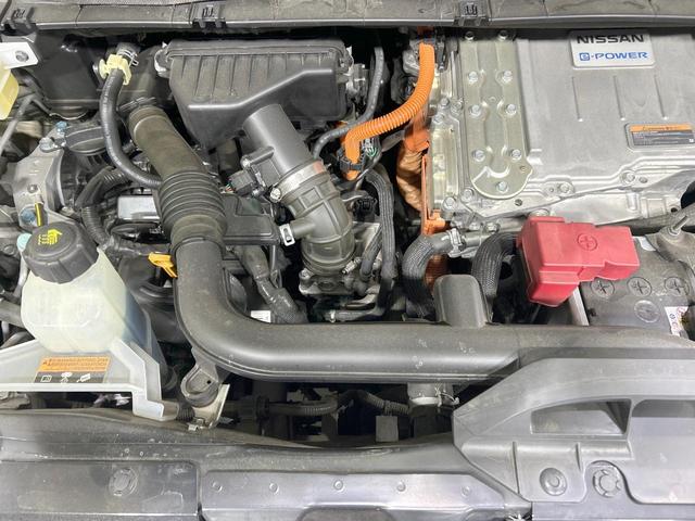 セレナ e-パワー ハイウェイスターV 後席モニタ セーフティパックB 両側電動スライド 純正ナビ 全周囲カメラ エマージェンシーブレーキ プロパイロット 7人乗り 禁煙車 ETC Bluetooth再生 コーナーセンサー LEDヘッド(18枚目)