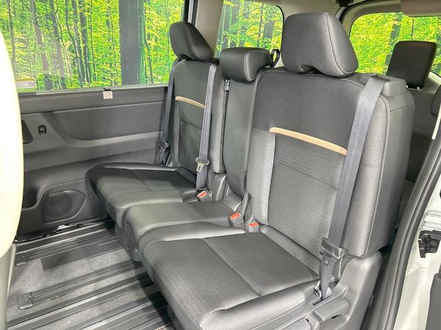 セレナ e-パワー ハイウェイスターV 登録済未使用車 両側電動スライド 純正12型ナビ 全周囲カメラ プロパイロット レーダークルーズ ETC2.0 Bluetooth再生 コーナーセンサー LEDヘッド&フォグ スマートキー(41枚目)