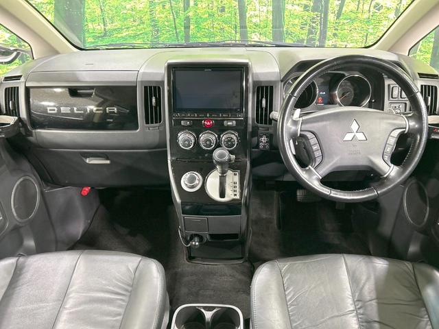 デリカD:5 ローデスト ロイヤルツーリング 4WD 後席モニター BIG-X9型ナビ バックカメラ クルーズコントロール 両側電動スライドドア 電動リアゲート 禁煙車 ETC 黒革シート パワーシート 前席シートヒーター 純正18インチAW(2枚目)