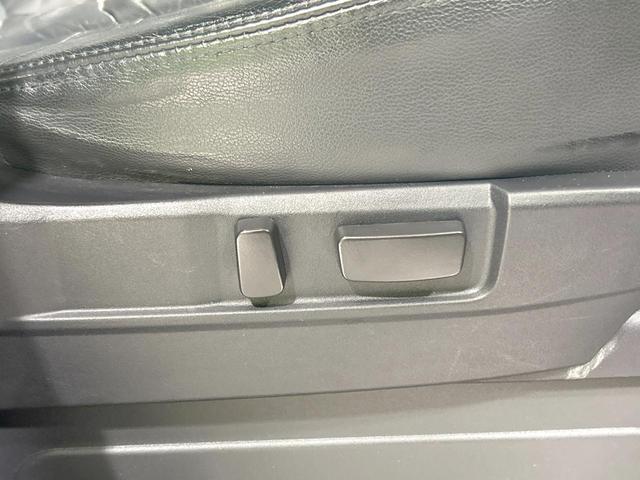 デリカD:5 ローデスト ロイヤルツーリング 4WD 後席モニター BIG-X9型ナビ バックカメラ クルーズコントロール 両側電動スライドドア 電動リアゲート 禁煙車 ETC 黒革シート パワーシート 前席シートヒーター 純正18インチAW(36枚目)