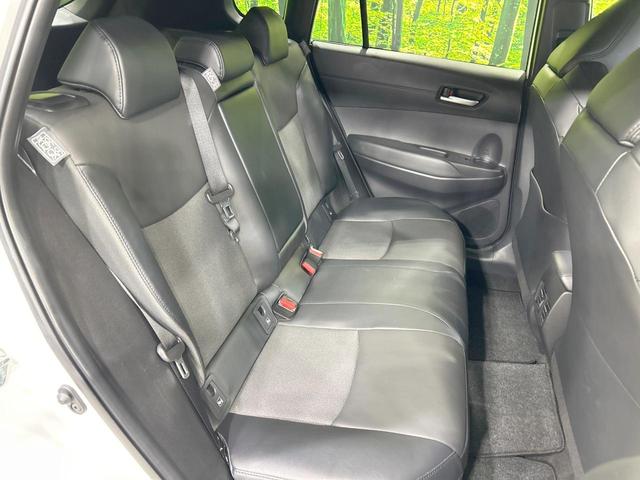 カローラクロス ハイブリッド　Ｚ　ガラスルーフ　純正１０型ナビ　全周囲カメラ　セーフティセンス　レーダークルーズ　禁煙車　パワーバックドア　パワーシート　シートヒーター　クリアランスソナー　レーンアシスト　スマートキー　ＬＥＤヘッド（9枚目）