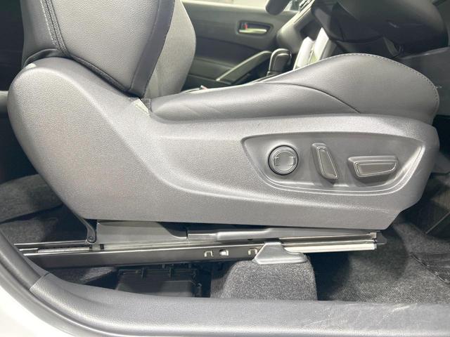 カローラクロス ハイブリッド　Ｚ　ガラスルーフ　純正１０型ナビ　全周囲カメラ　セーフティセンス　レーダークルーズ　禁煙車　パワーバックドア　パワーシート　シートヒーター　クリアランスソナー　レーンアシスト　スマートキー　ＬＥＤヘッド（36枚目）