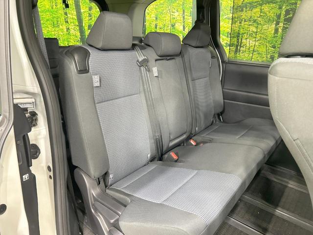 ノア ハイブリッドX 両側電動ドア バックカメラ セーフティセンス レーダークルーズ 禁煙 ディスプレイオーディオ Bluetooth再生 コーナーセンサー LEDヘッド オートハイビーム スマートキー デュアルエアコン(9枚目)