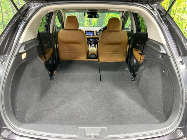 ヴェゼル ハイブリッドＺ・ホンダセンシング　純正９型ナビ　バックカメラ　レーダークルーズ　禁煙車　ＥＴＣ　Ｂｌｕｅｔｏｏｔｈ再生　シートヒーター　ハーフレザー　ＬＥＤヘッド＆フォグ　オートハイビーム　オートライト　デュアルエアコン　スマートキー（10枚目）