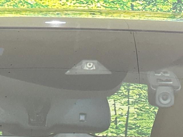 ヴェゼル ハイブリッドＺ・ホンダセンシング　純正９型ナビ　バックカメラ　レーダークルーズ　禁煙車　ＥＴＣ　Ｂｌｕｅｔｏｏｔｈ再生　シートヒーター　ハーフレザー　ＬＥＤヘッド＆フォグ　オートハイビーム　オートライト　デュアルエアコン　スマートキー（28枚目）