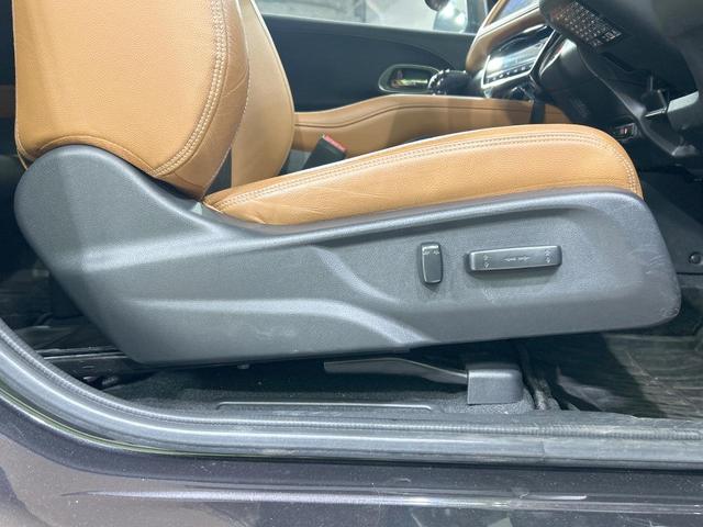 ヴェゼル ハイブリッドＺ・ホンダセンシング　純正９型ナビ　バックカメラ　レーダークルーズ　禁煙車　ＥＴＣ　Ｂｌｕｅｔｏｏｔｈ再生　シートヒーター　ハーフレザー　ＬＥＤヘッド＆フォグ　オートハイビーム　オートライト　デュアルエアコン　スマートキー（32枚目）