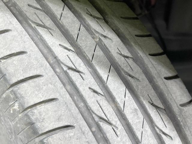 ノート ｅ－パワー　Ｘ　バックカメラ　衝突軽減　禁煙車　レーンアシスト　スマートキー　オートライト　オートエアコン　Ｂｌｕｅｔｏｏｔｈ　ＤＶＤ／ＣＤ再生　フルセグ　アイドリングストップ　プライバシーガラス　ドアバイザー（30枚目）