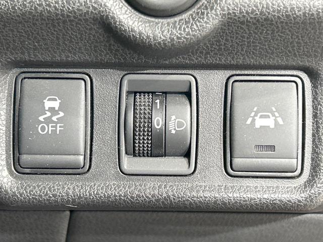 ノート ｅ－パワー　Ｘ　バックカメラ　衝突軽減　禁煙車　レーンアシスト　スマートキー　オートライト　オートエアコン　Ｂｌｕｅｔｏｏｔｈ　ＤＶＤ／ＣＤ再生　フルセグ　アイドリングストップ　プライバシーガラス　ドアバイザー（32枚目）