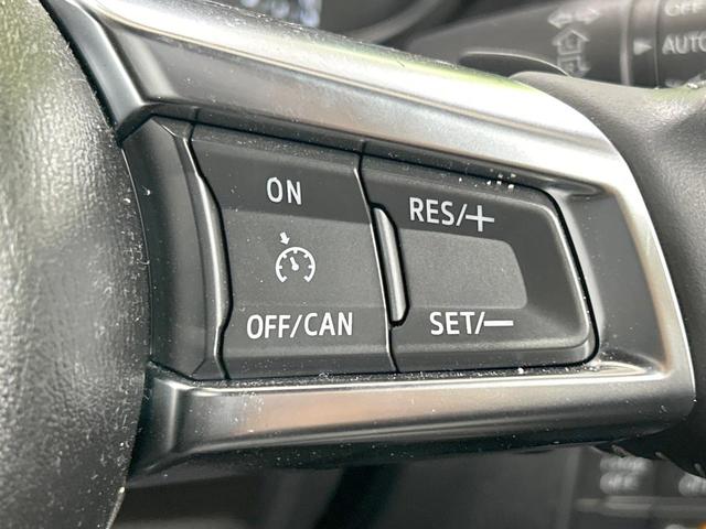【クルーズコントロール】高速道路もラクラク走行。アクセルを離しても一定速度で走行ができ、長距離運転時の負担を軽減！加速・減速も簡単なスイッチ操作で調整できます。