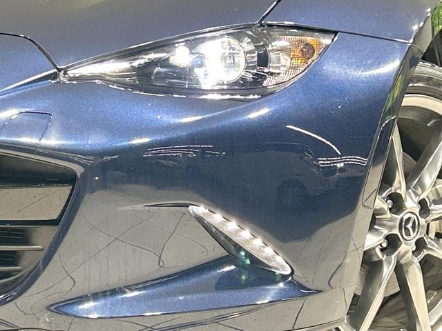 【ＬＥＤヘッドライト】悪天候や夜間走行時も良好な視界を確保し安心して運転できる高輝度ＬＥＤヘッドライトを装備！点灯速度が早く、消費電力も抑えられています。