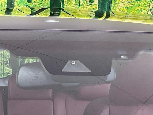 ＮＸ ＮＸ３００　バージョンＬ　ガラスルーフ　純正１０型ナビ　バックカメラ　プレミアムサウンドシステム　ＡＣ１００Ｖ電源　セーフティシステム　レーダークルーズ　禁煙車　パワーバックドア　本革シート　シートヒーター　パワーシート（6枚目）