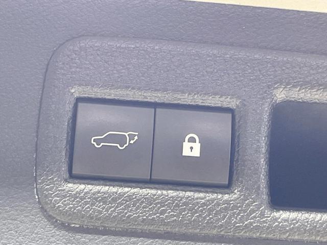 ＮＸ ＮＸ３００　バージョンＬ　ガラスルーフ　純正１０型ナビ　バックカメラ　プレミアムサウンドシステム　ＡＣ１００Ｖ電源　セーフティシステム　レーダークルーズ　禁煙車　パワーバックドア　本革シート　シートヒーター　パワーシート（7枚目）