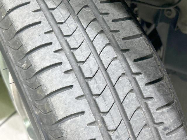 ムーヴ Ｌ　禁煙車　オートエアコン　１４インチアルミホイール　ｃａｒｒｏｚｚｅｒｉａ製オーディオ　ＣＤ再生　ヘッドライトレベライザー　リモコンキー　電動格納ミラー　インパネシフト　ドアバイザー　プライバシーガラス（29枚目）