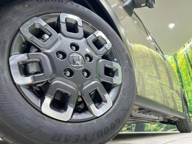 フリード クロスター 登録済未使用車 両側電動スライドドア ホンダセンシング ハーフレザーシート ブラインドスポットモニター レーンキープ スマートキー LEDヘッド ルーフレール 純正15インチAW オートハイビーム(13枚目)