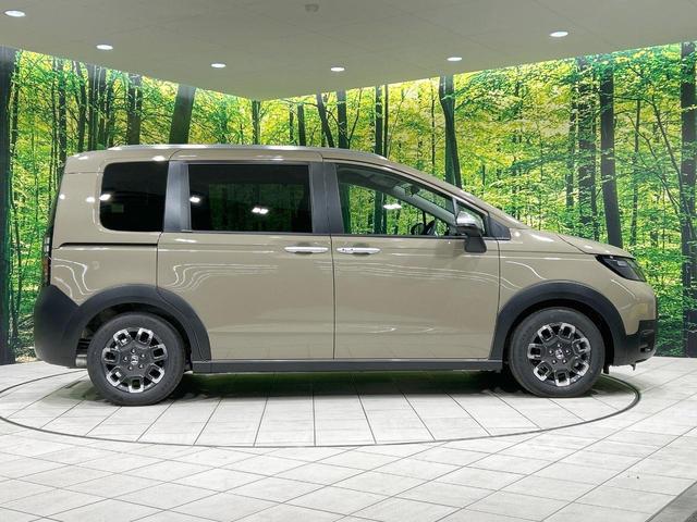 フリード クロスター 登録済未使用車 両側電動スライドドア ホンダセンシング ハーフレザーシート ブラインドスポットモニター レーンキープ スマートキー LEDヘッド ルーフレール 純正15インチAW オートハイビーム(27枚目)