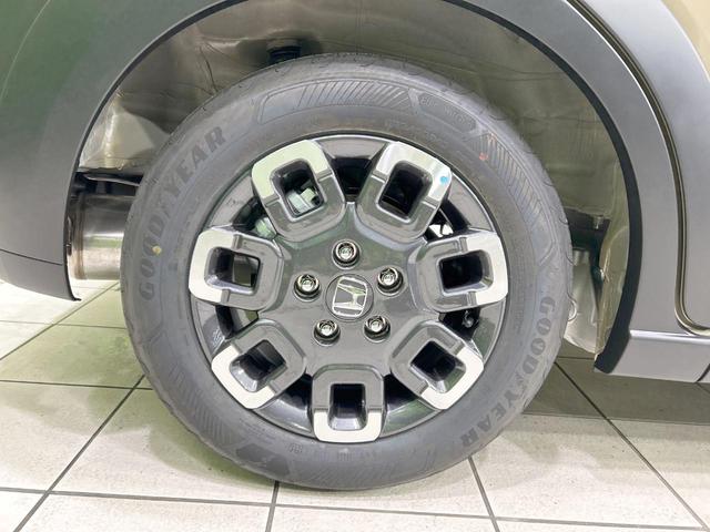 フリード クロスター 登録済未使用車 両側電動スライドドア ホンダセンシング ハーフレザーシート ブラインドスポットモニター レーンキープ スマートキー LEDヘッド ルーフレール 純正15インチAW オートハイビーム(28枚目)