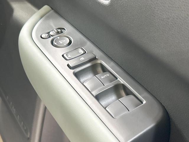 フリード クロスター 登録済未使用車 両側電動スライドドア ホンダセンシング ハーフレザーシート ブラインドスポットモニター レーンキープ スマートキー LEDヘッド ルーフレール 純正15インチAW オートハイビーム(39枚目)