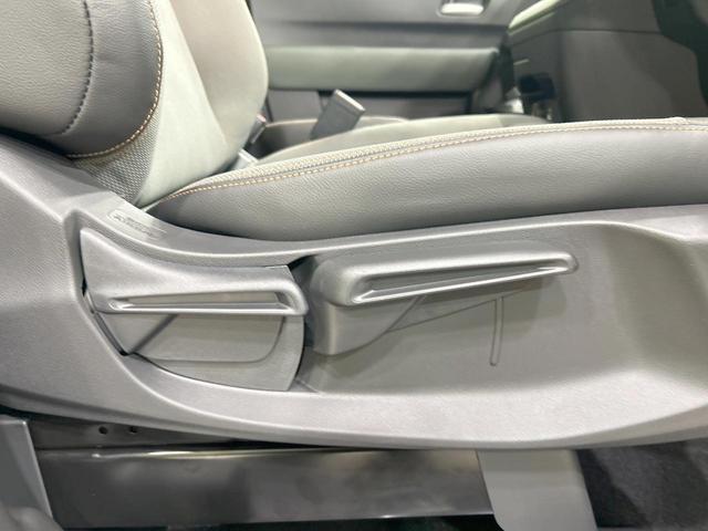 フリード クロスター 登録済未使用車 両側電動スライドドア ホンダセンシング ハーフレザーシート ブラインドスポットモニター レーンキープ スマートキー LEDヘッド ルーフレール 純正15インチAW オートハイビーム(40枚目)