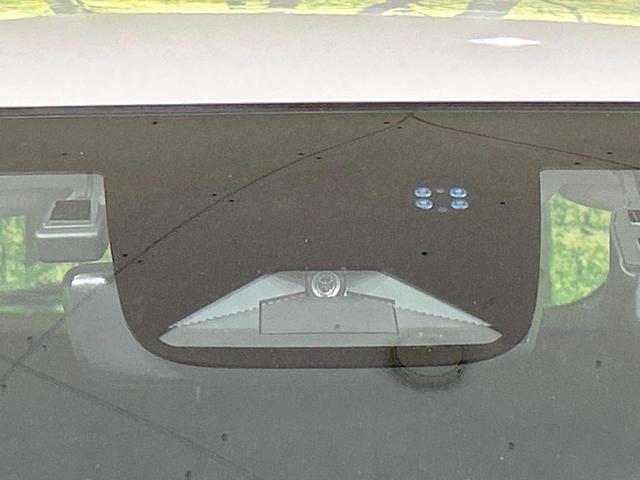 ヴェゼル e:HEV Z 純正9型ナビ バックカメラ 衝突被害軽減システム レーダークルーズ 禁煙車 電動リアゲート ハーフレザーシート スマートキー LEDヘッド ビルトインETC 純正18インチアルミ オートライト(3枚目)