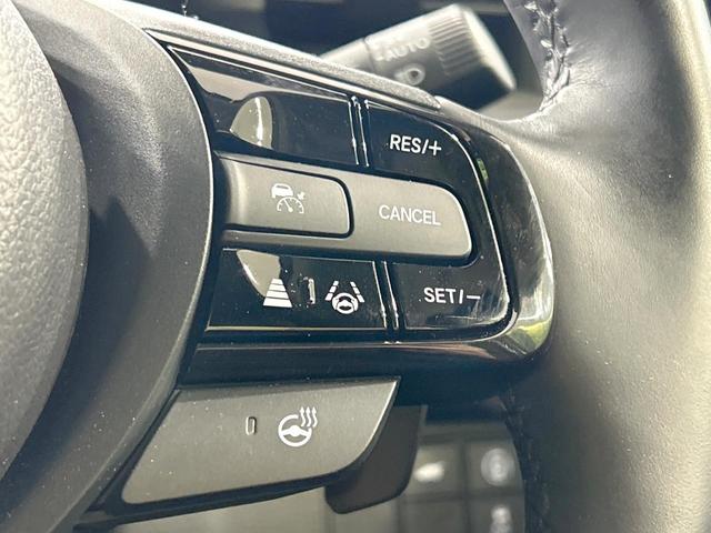 ヴェゼル e:HEV Z 純正9型ナビ バックカメラ 衝突被害軽減システム レーダークルーズ 禁煙車 電動リアゲート ハーフレザーシート スマートキー LEDヘッド ビルトインETC 純正18インチアルミ オートライト(5枚目)